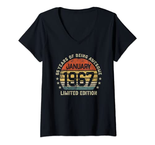 Consigue Cumpleaños ahora Mujer 55 Años Cumpleaños Regalo Enero 1967 Divertido Mujer Hombre Camiseta Cuello V Ofertas 2023 | regaloscumple.com
