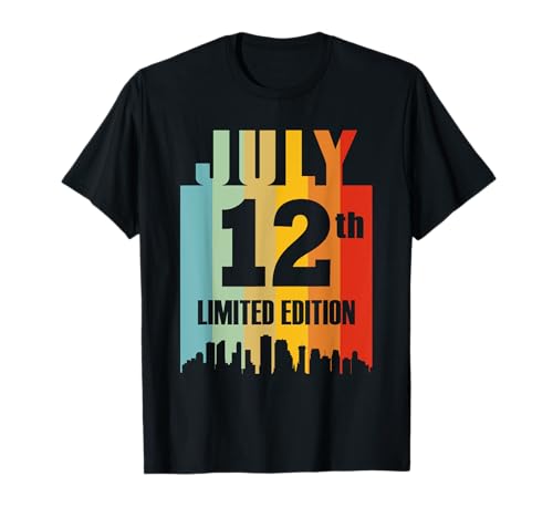 Consigue ahora Julio 12 BlackFriday Edición Limitada Retro Vintage Cumpleaños Camiseta Rebajas 2025 | regaloscumple.com