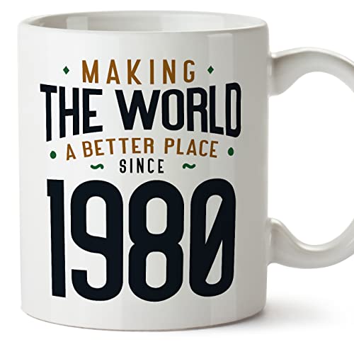 Consigue ahora Navidad MUGFFINS Tazas 1980 Cumpleaños - En Inglés - Making the World a Better Place - 11 oz / 330 ml - Regalo original y divertido Top Precio 2024 | regaloscumple.com