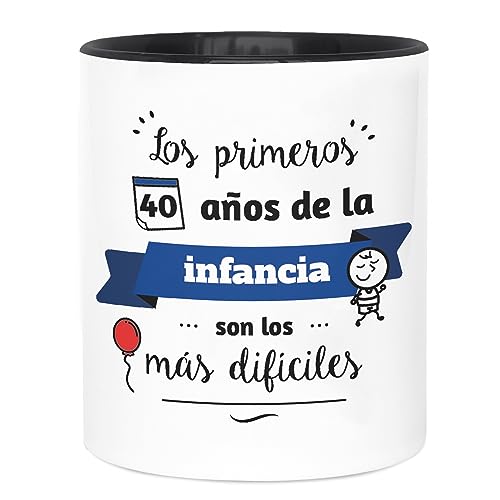 Consigue ahora LA MENTE ES MARAVILLOSA - Taza Cerámica con Frase Catálogo y Dibujo | Los Primeros 40 Años la Infancia Son los más Difíciles | 330 ml Regalo Original para una Persona Especial Taza Café y Té Rebajas 2024 | regaloscumple.com