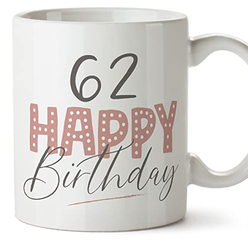 Comprar MUGFFINS Tazas 62 Cumpleaños - En Inglés - Happy Birthday! Pink - 11 oz / 330 ml - Regalo original y divertido Cumpleaños Ofertas 2025 | regaloscumple.com