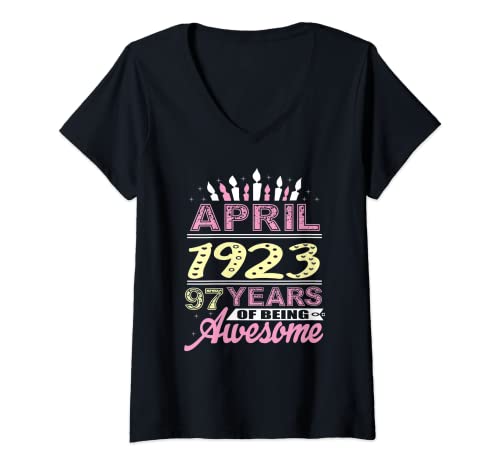 Consigue ahora Mujer Abril 1923 97 años Regalo edad Fiesta vela cumpleaños 97 Camiseta Cuello BlackFriday V Rebajas 2024 | regaloscumple.com