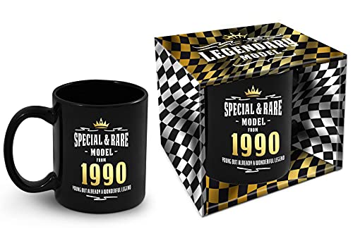 Consigue BlackFriday ahora Bombo Taza cumpleaños con año nacimiento 1990 Top Precio 2024 | regaloscumple.com