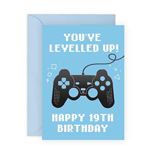 Consigue ahora CENTRAL 23 Divertida tarjeta cumpleaños para niño - "You've Leveled Up!" - feliz cumpleaños número 19 - diecinueve años - tarjeta felicitación azul para jugadores adolescentes Promoción hijo nieto él Ofertas 2024 | regaloscumple.com