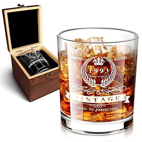 Consigue ahora Regalos 30 cumpleaños para hombres vaso whisky 1993 en BlackFriday caja madera valiosa vidrio vintage 1993 grabado en aniversario 12 onzas para papá 30 años marido amigo Top Precio 2024 | regaloscumple.com
