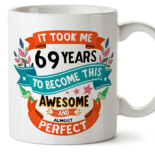Comprar MUGFFINS Tazas 69 Cumpleaños - En Inglés - It took me 69 years to become perfect - 11 oz - Regalo original Navidad y divertido Rebajas 2025 | regaloscumple.com