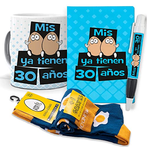 Comprar Mundohuevo Super Regalo Personalizado para cumpleaños. Mis Huevos ya Tienen 30 años. Taza libreta Catálogo boli y Trio Calcetines Ofertas 2025 | regaloscumple.com