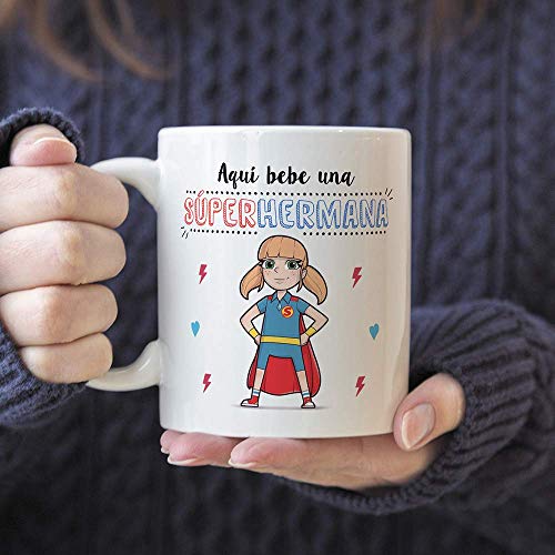 Ofertas en regaloscumple.com MUGFFINS Taza Hermana - Aquí Bebe una Super Desayuno/Idea Regalo Cumpleaños para Hermanitas. Cerámica 350 mL